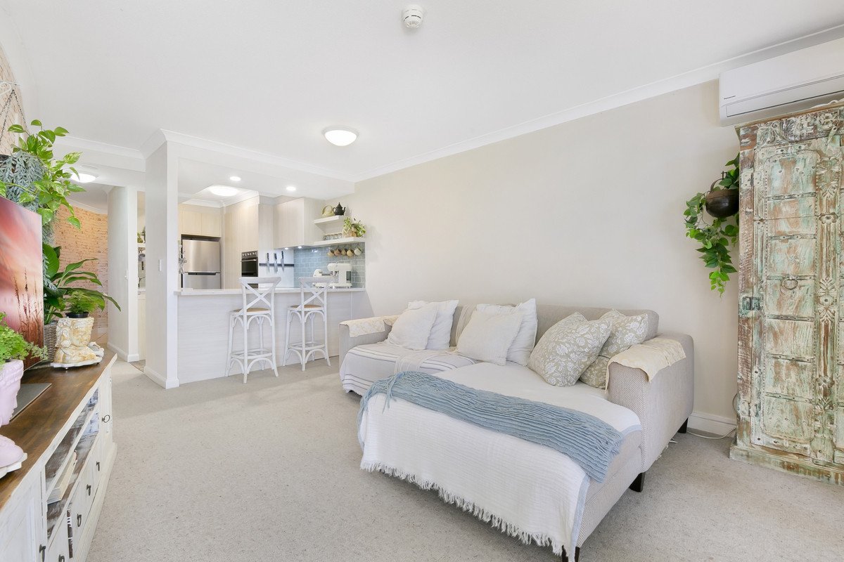 104/220 The Esplanade Burleigh Heads 8