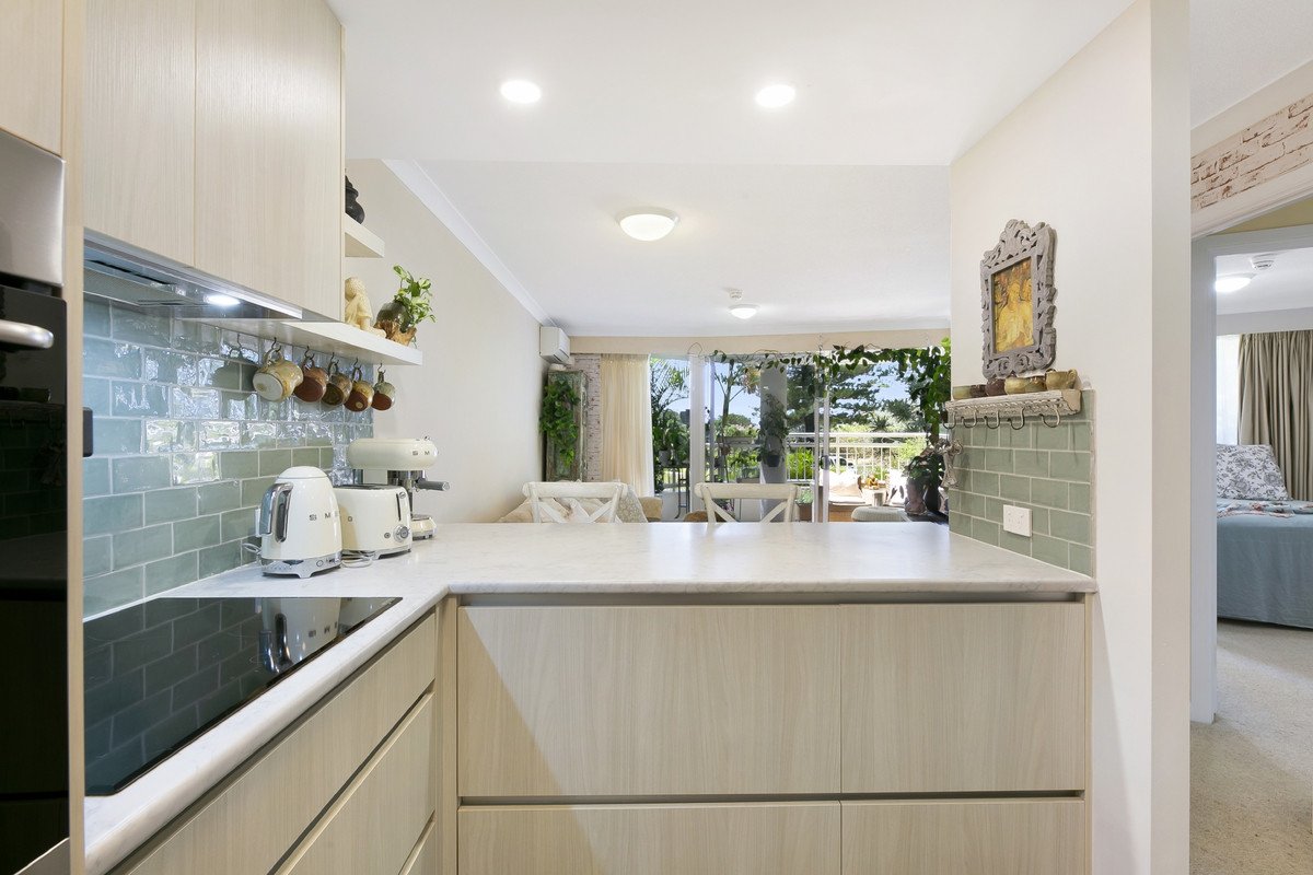 104/220 The Esplanade Burleigh Heads 12
