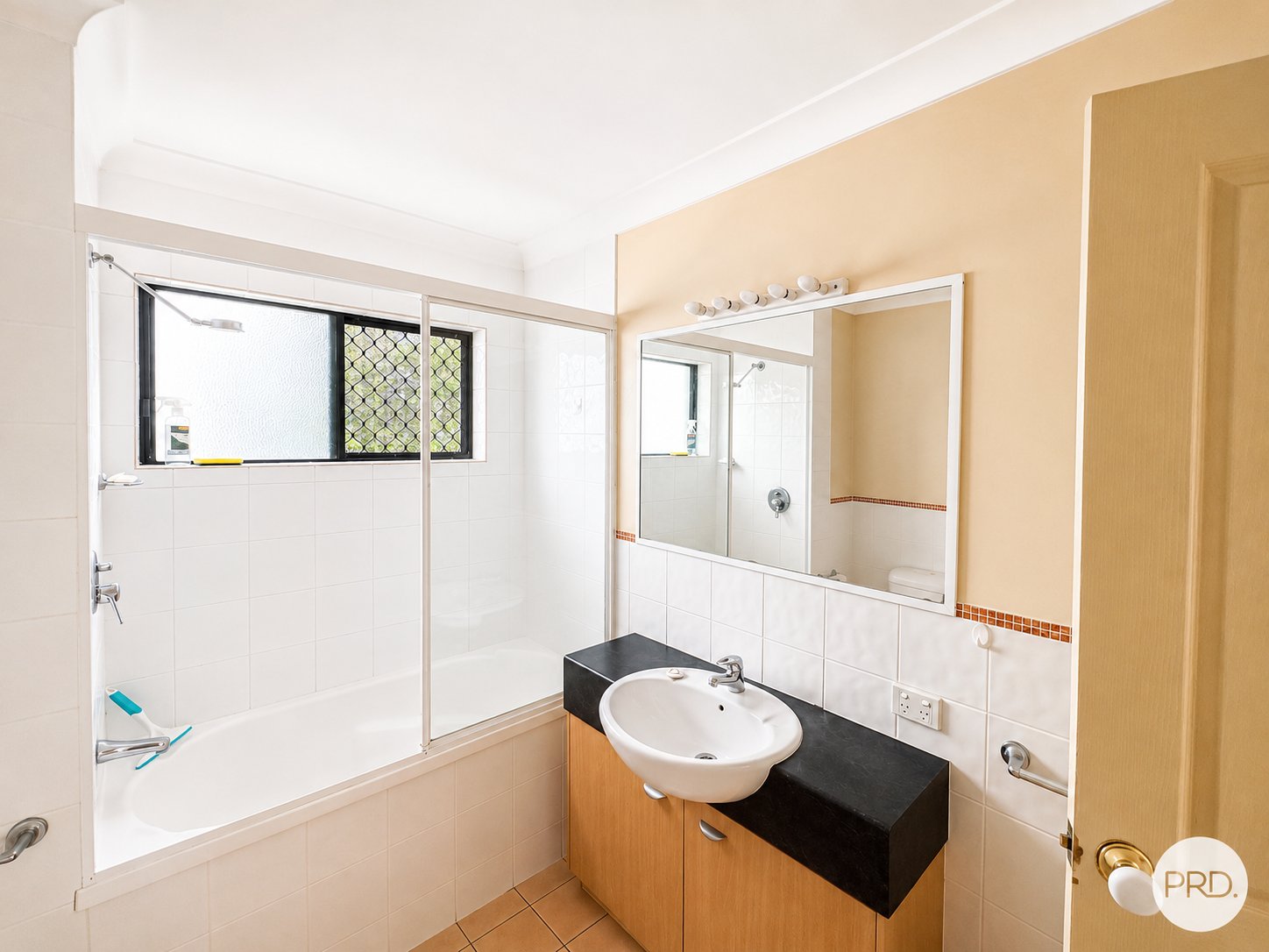 10/434 Marine Parade BIGGERA WATERS 5