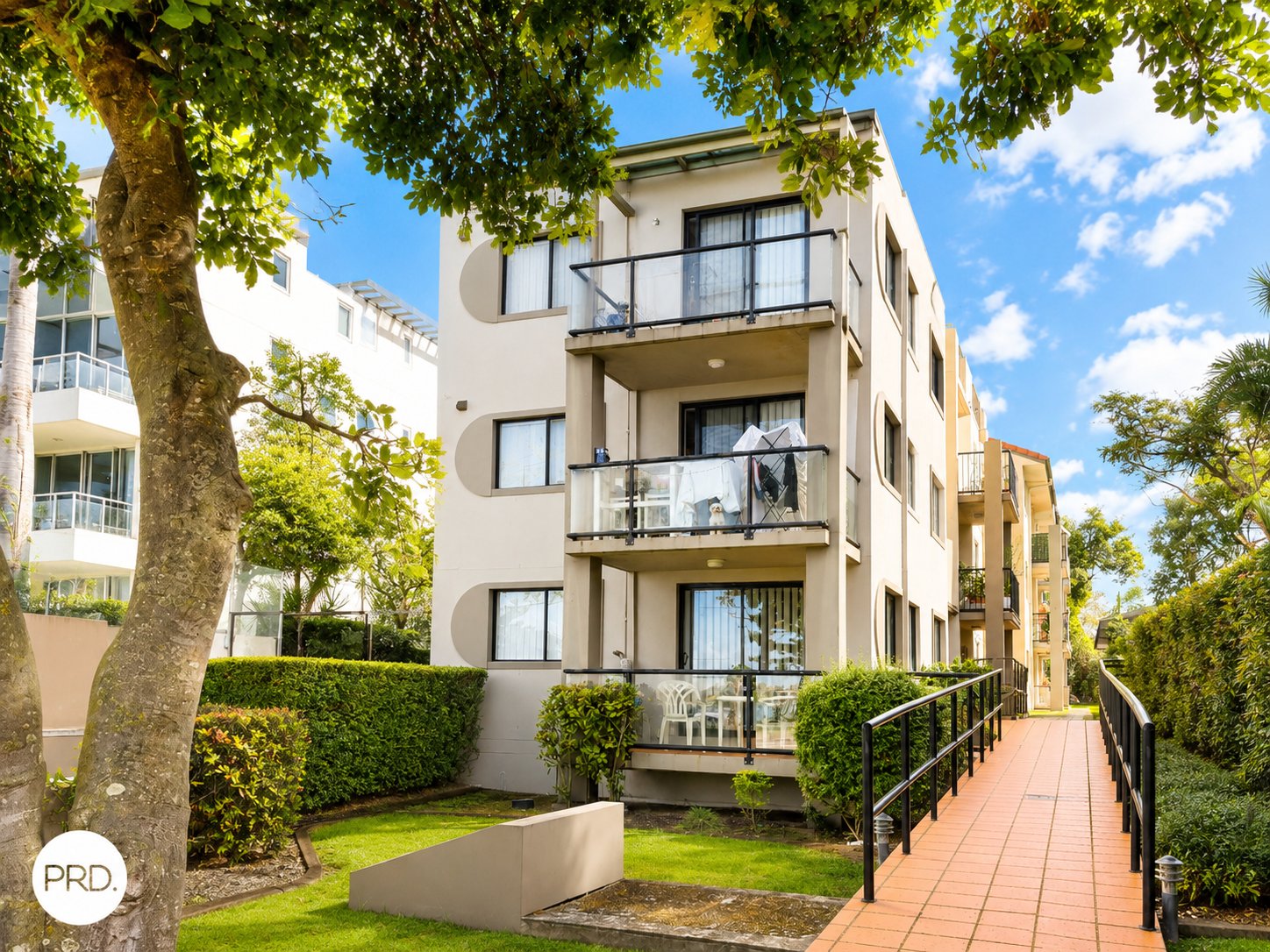 10/434 Marine Parade BIGGERA WATERS 8