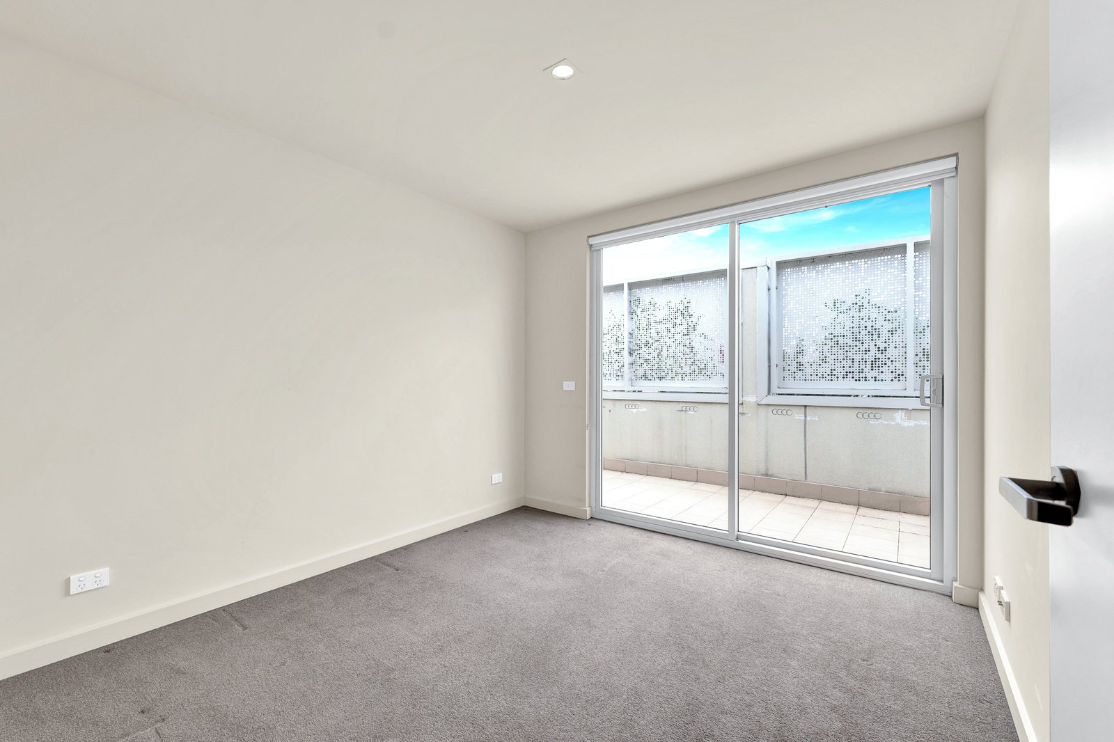 Gallery: 104/409 Bay Street