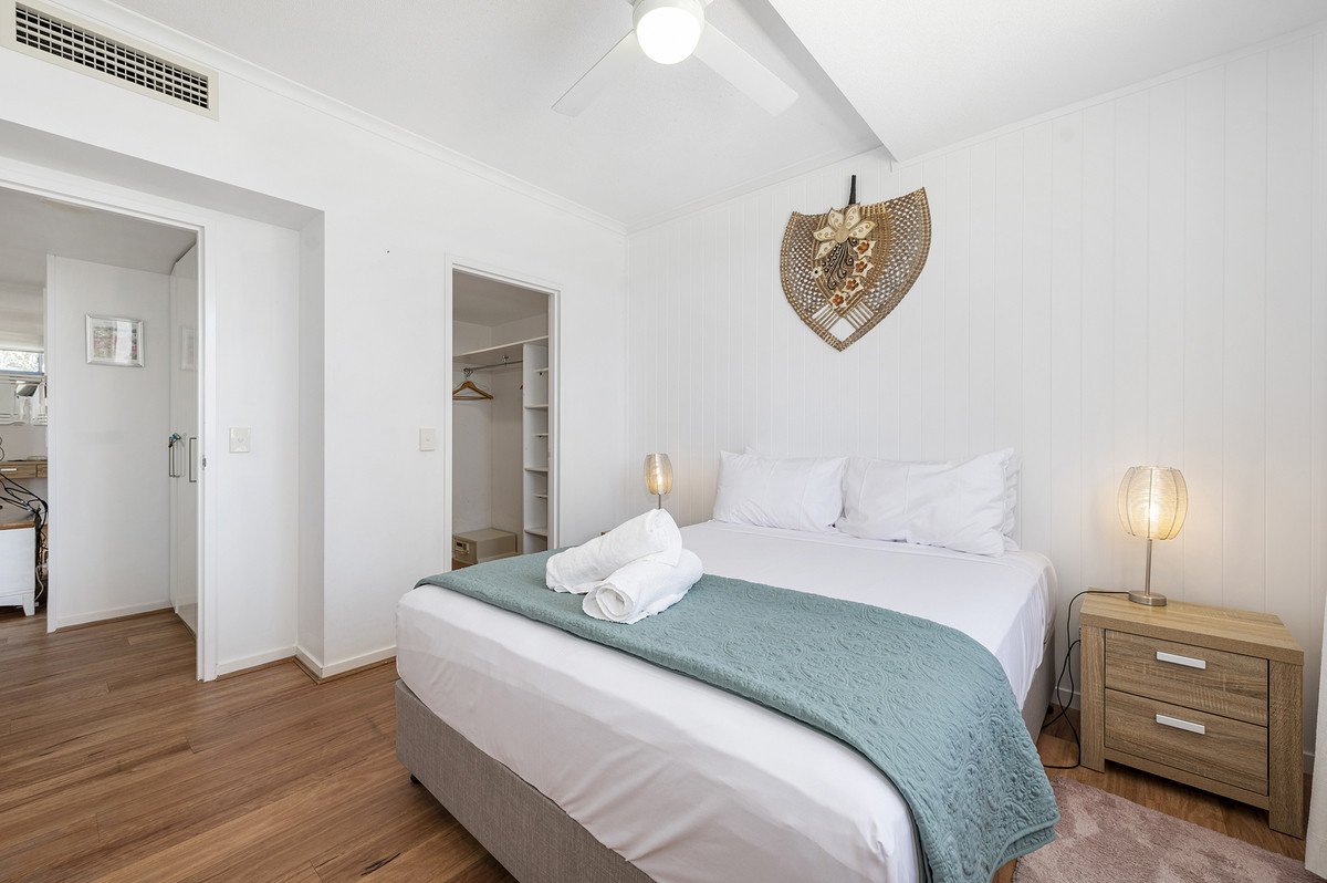 1044/1 Ocean Street Burleigh Heads 13