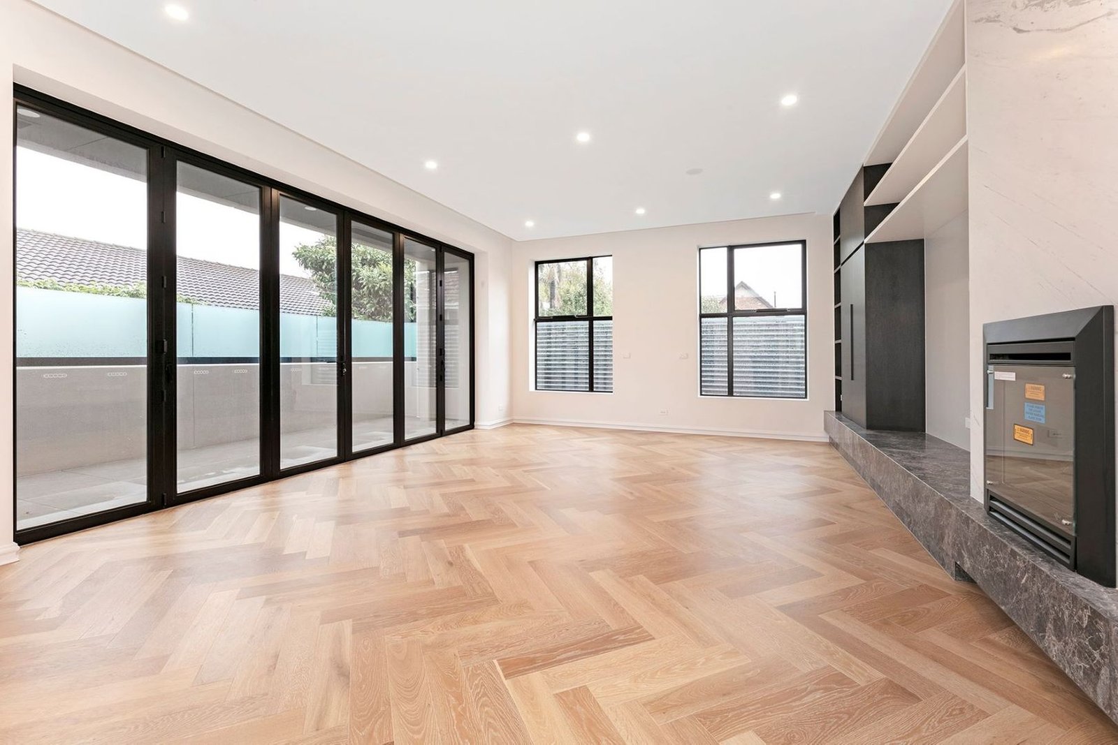 Gallery: 104/67 Well Street