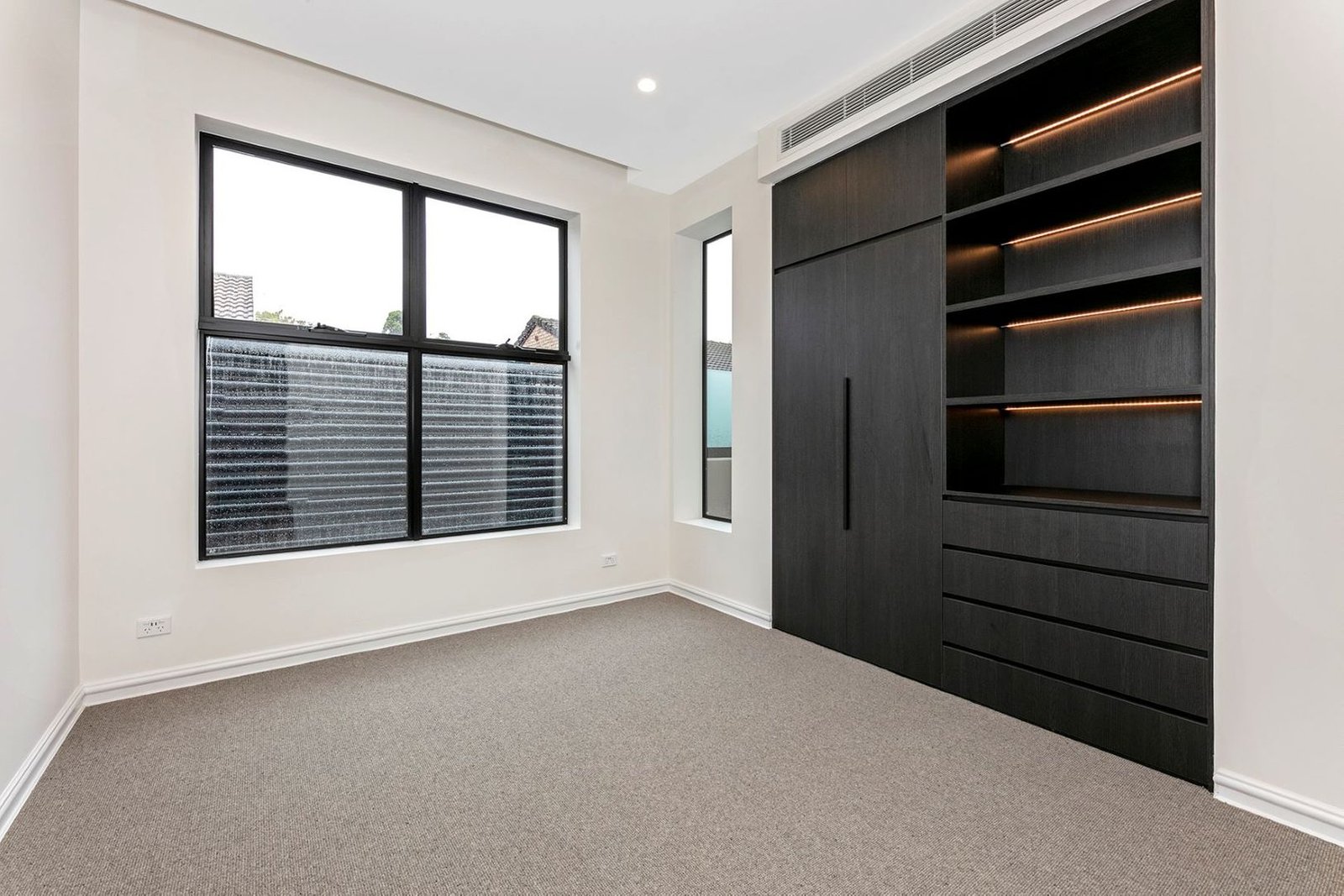 Gallery: 104/67 Well Street