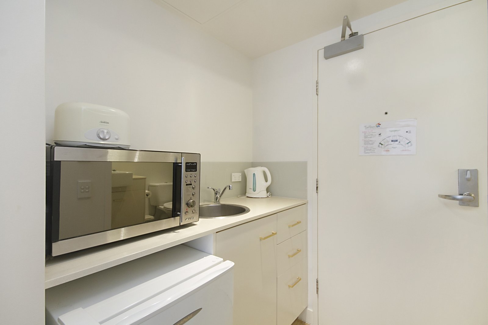 1047/6-8 Stuart Street TWEED HEADS 3
