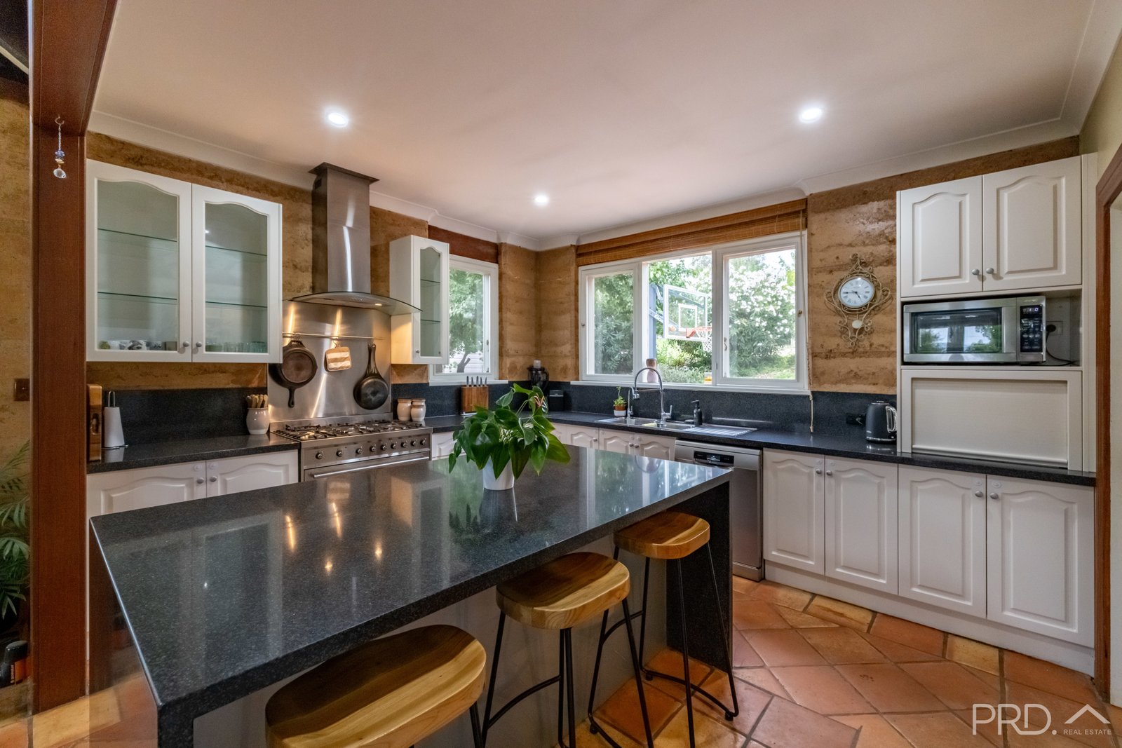 10/477 Wee Jasper Road TUMUT 6