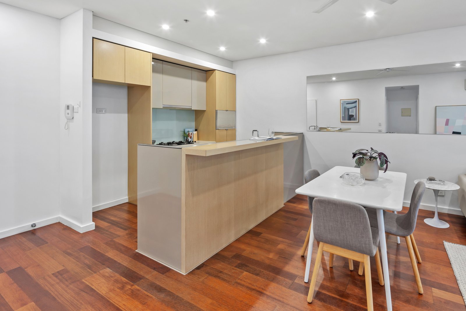 Gallery: 104/93 Dow Street