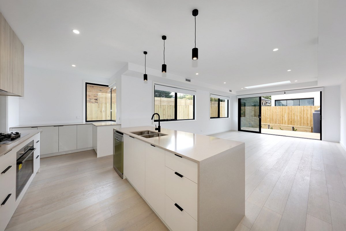 Gallery: 104B Deakin Street