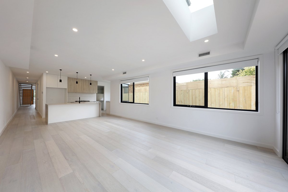 Gallery: 104B Deakin Street
