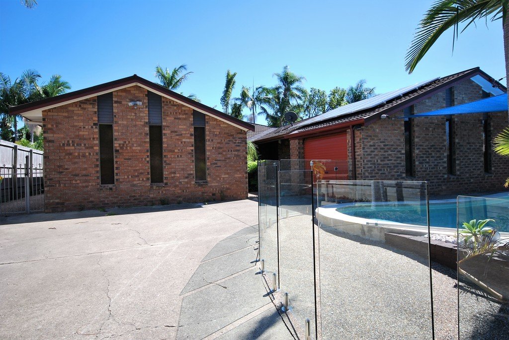 105 Acanthus Ave  BURLEIGH HEADS 4