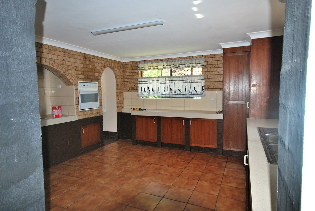 105 Acanthus Ave  BURLEIGH HEADS 5