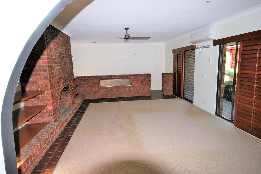 105 Acanthus Ave  BURLEIGH HEADS 6