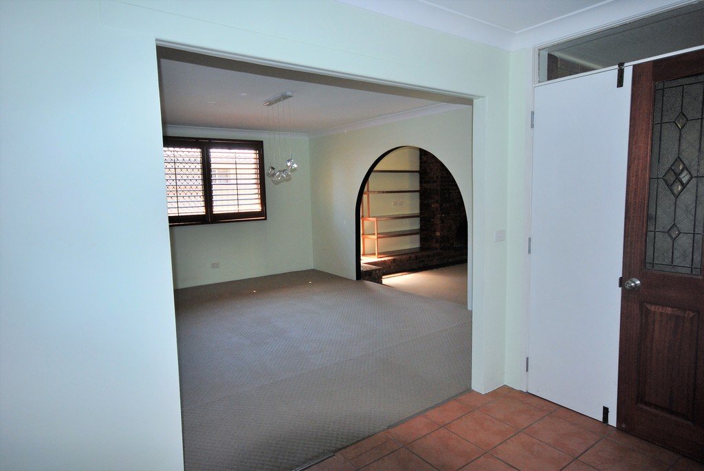 105 Acanthus Ave  BURLEIGH HEADS 7