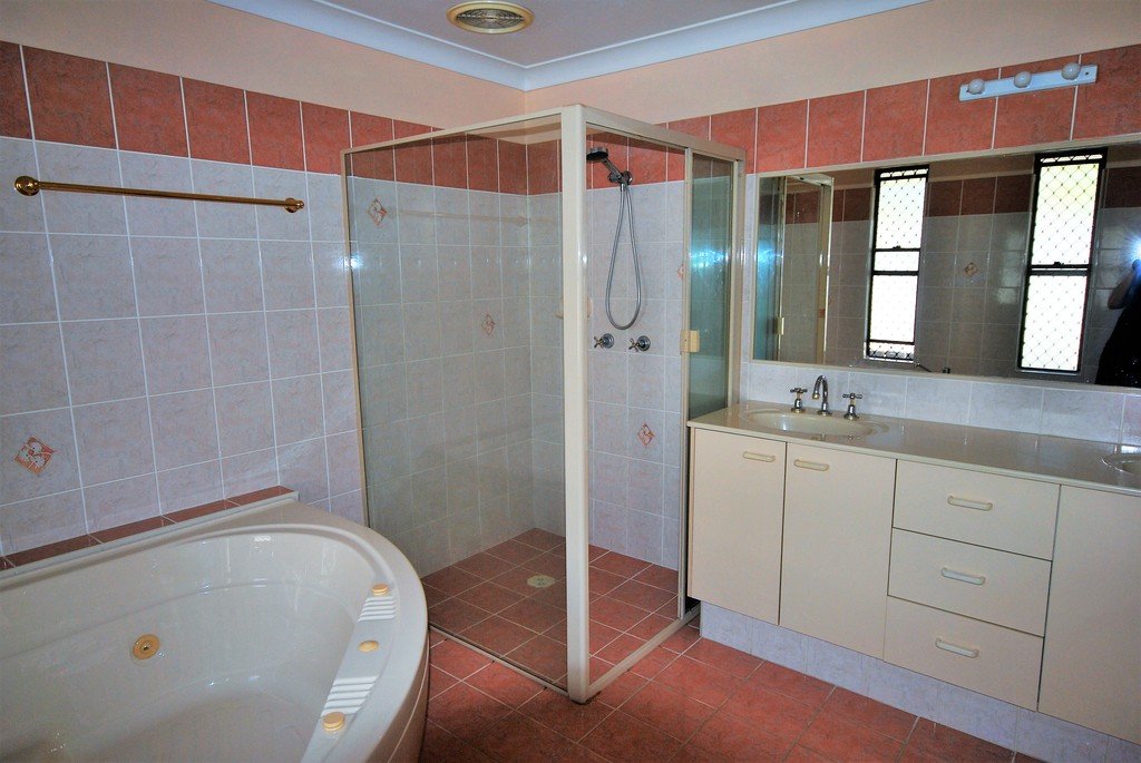 105 Acanthus Ave  BURLEIGH HEADS 10