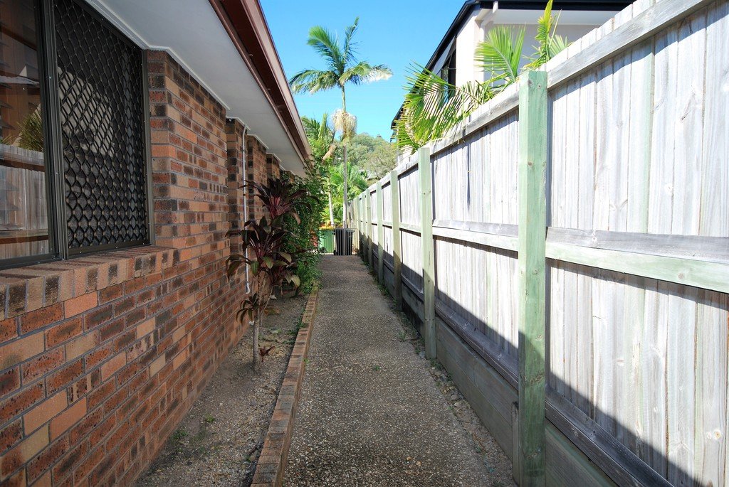 105 Acanthus Ave  BURLEIGH HEADS 21