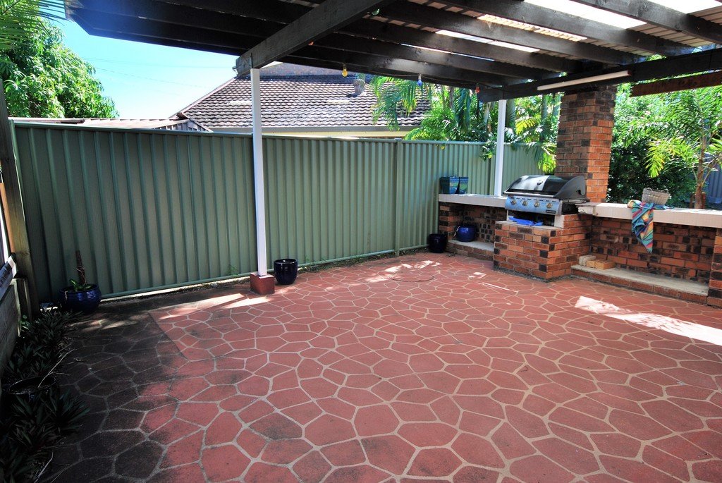 105 Acanthus Ave  BURLEIGH HEADS 22