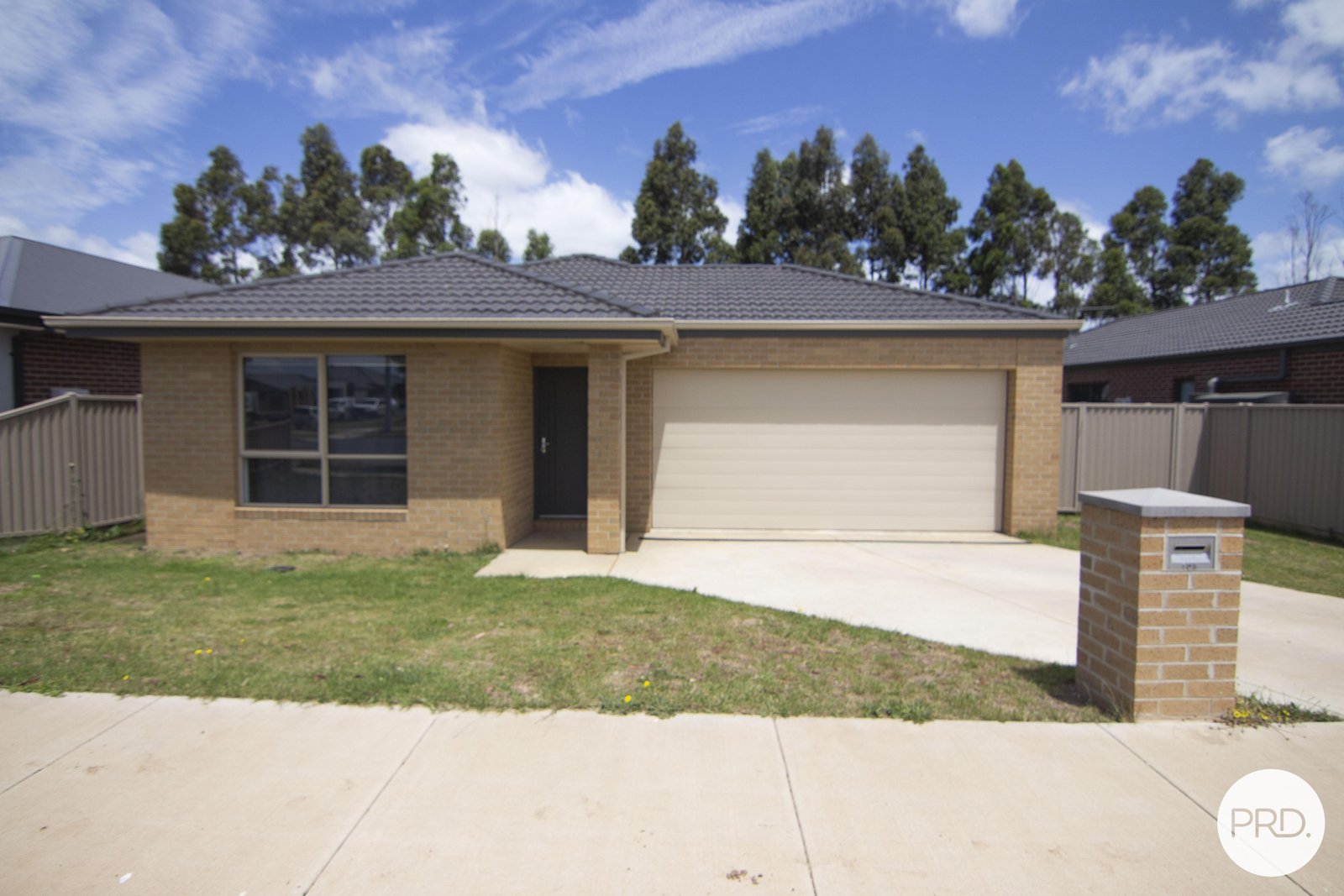 105 Ascot Gardens Drive DELACOMBE 1
