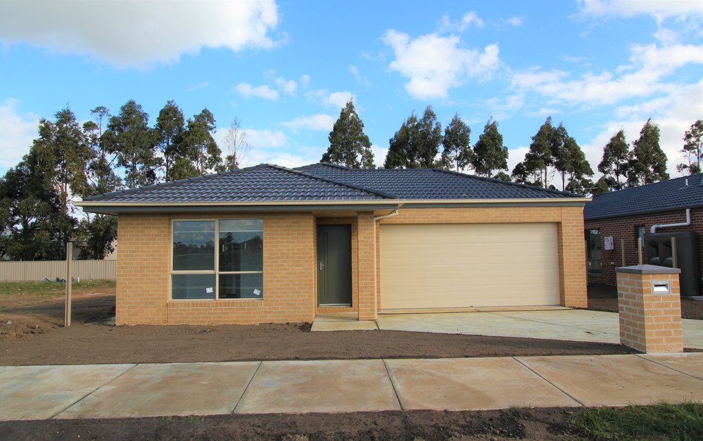 105 Ascot Gardens Drive DELACOMBE 1