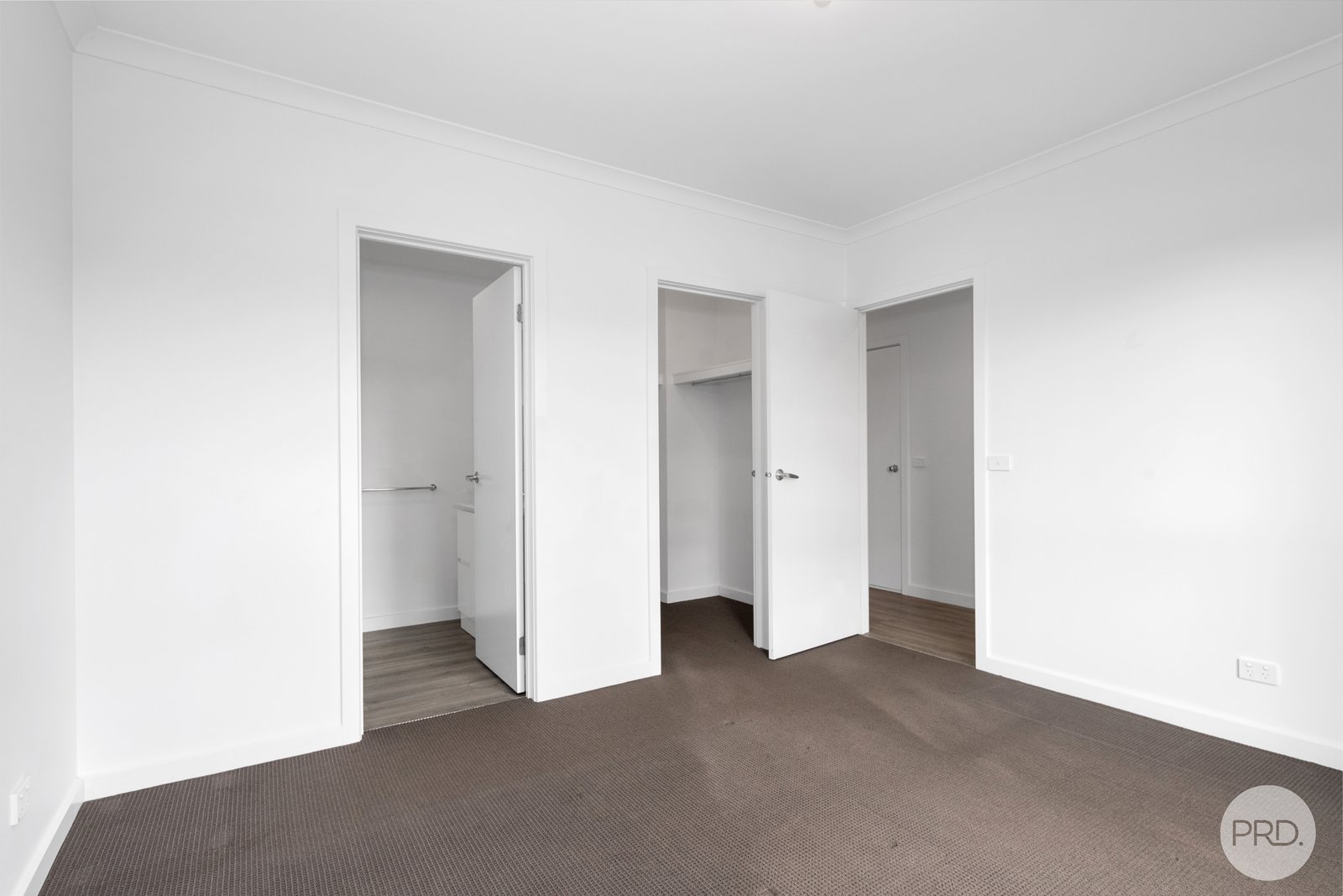 105 Ascot Gardens Drive DELACOMBE 8