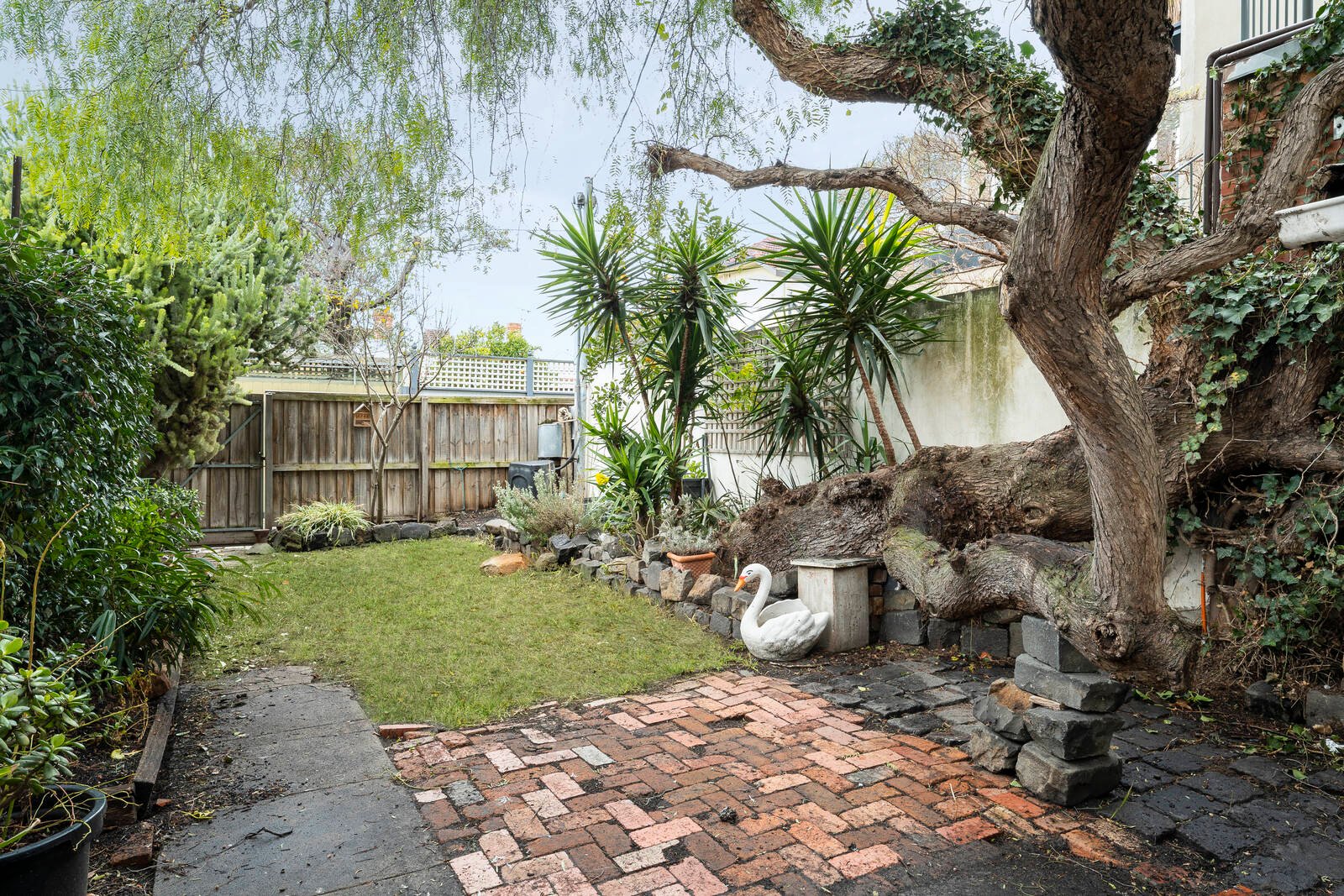 Real Estate and Property in 105 Beaconsfield Parade, Albert Park, VIC