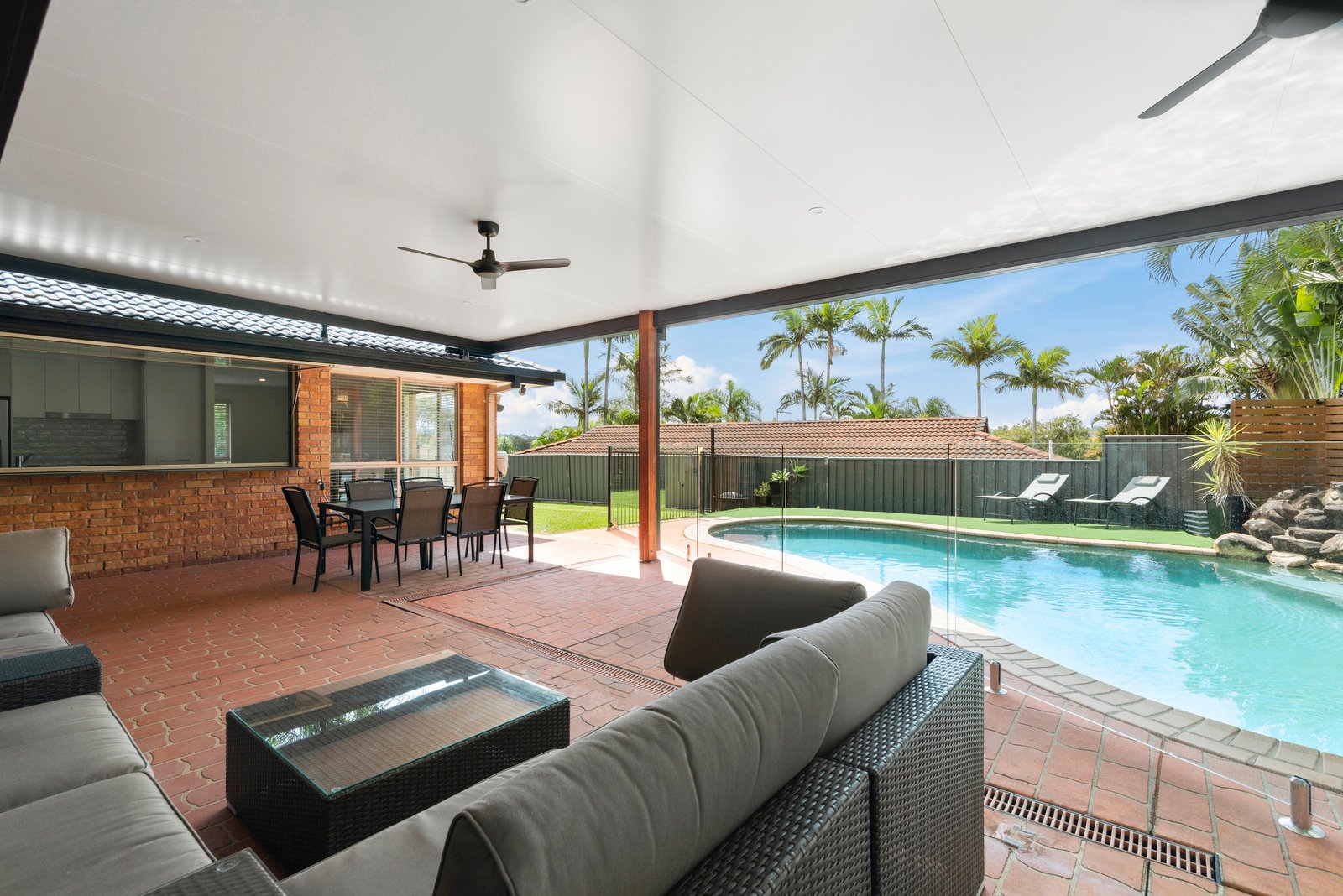 105 Clives Circuit CURRUMBIN WATERS 1