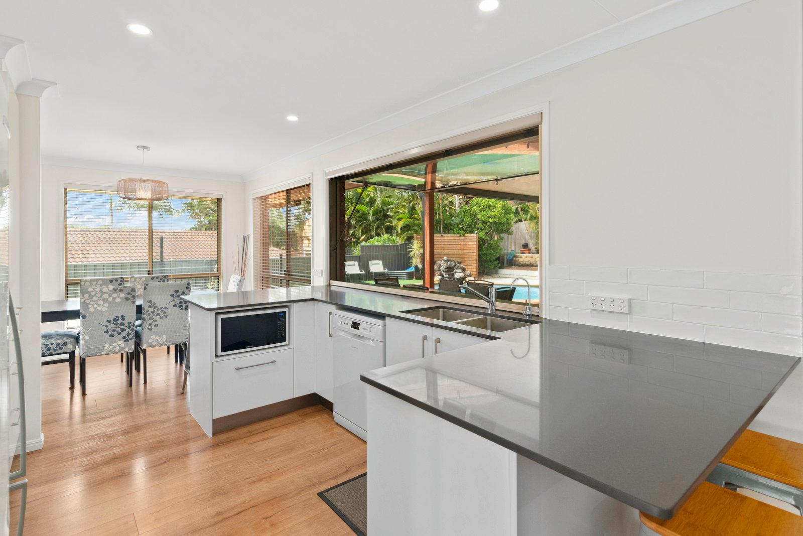 105 Clives Circuit CURRUMBIN WATERS 7