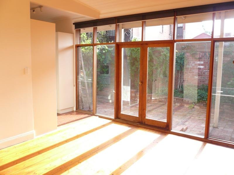 Gallery: 105 Erskine Street