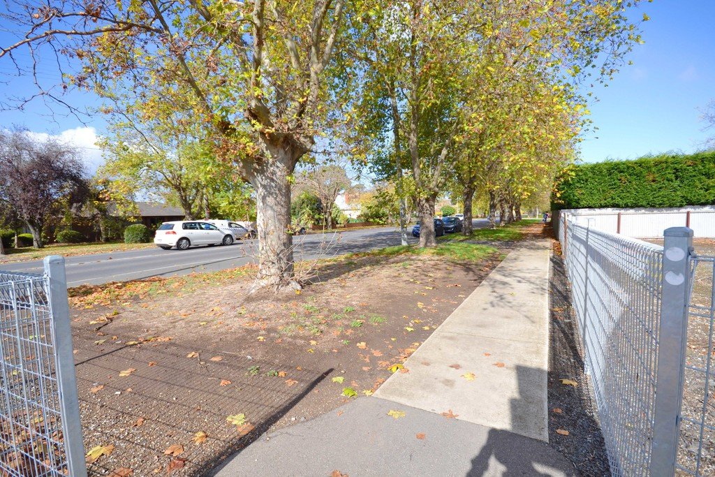105 Forest Street LAKE WENDOUREE 2