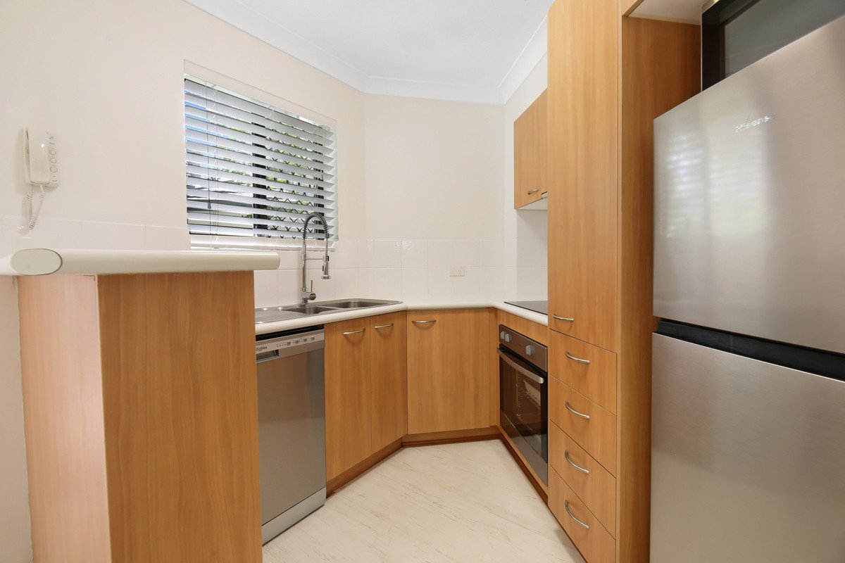 10/5 Fourth Avenue Burleigh Heads 8