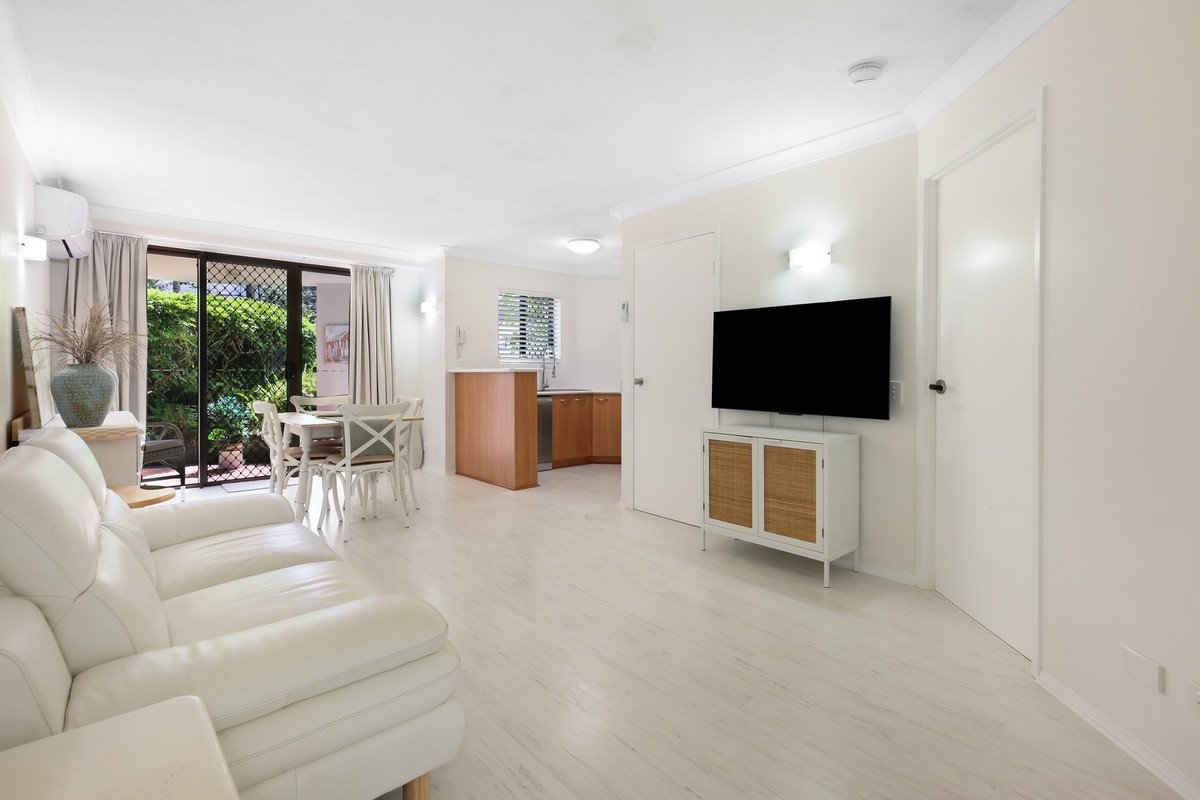 10/5 Fourth Avenue Burleigh Heads 10