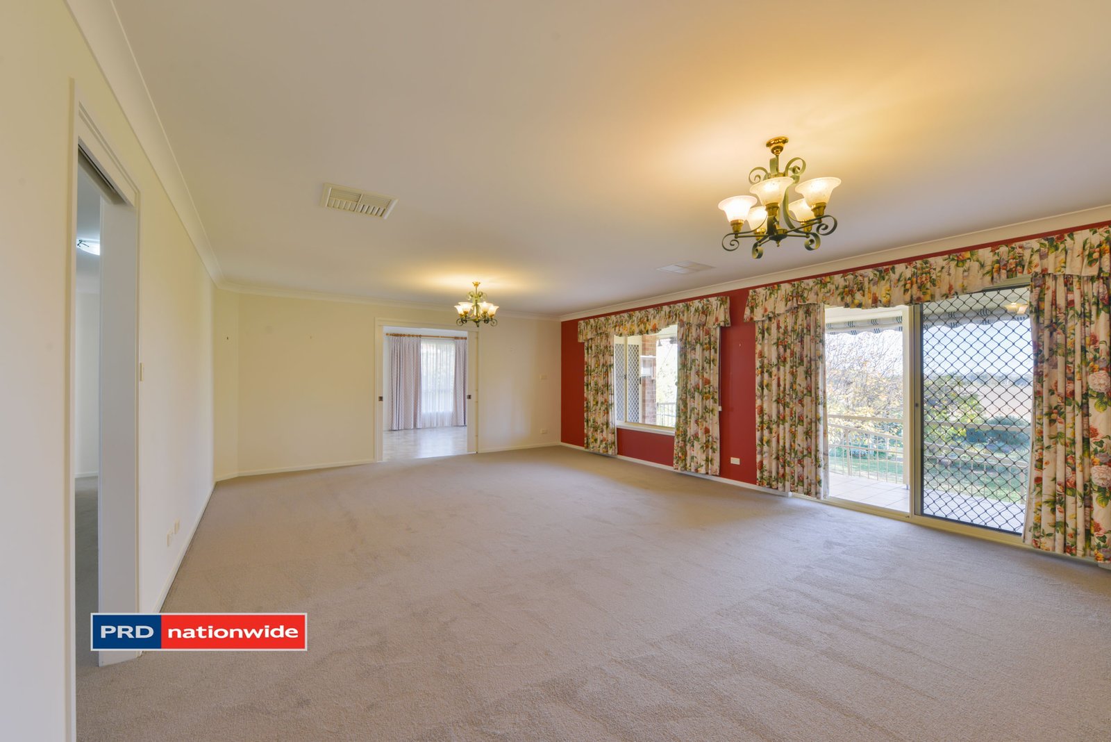 105 Glengarvin Drive TAMWORTH 2