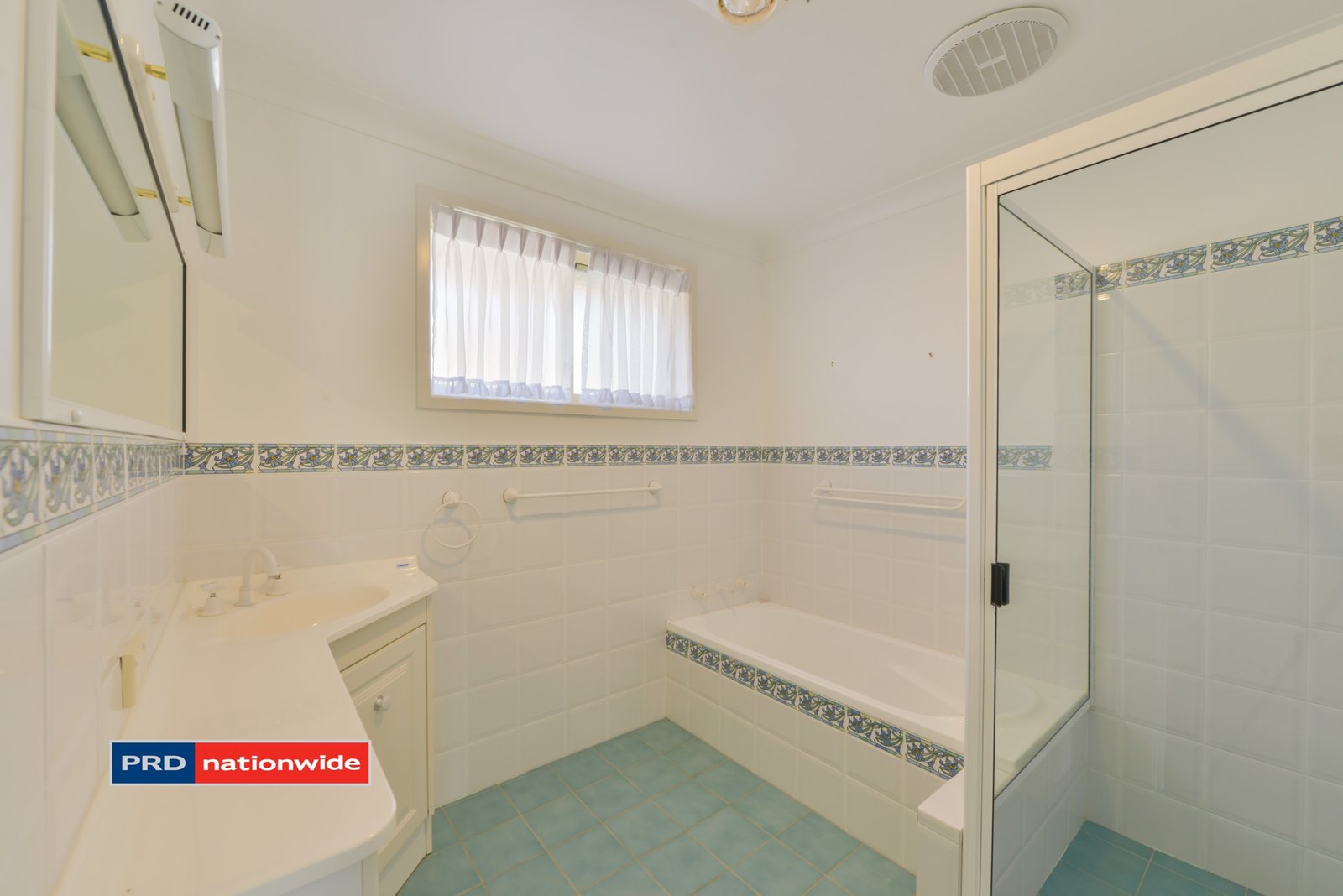 105 Glengarvin Drive TAMWORTH 5