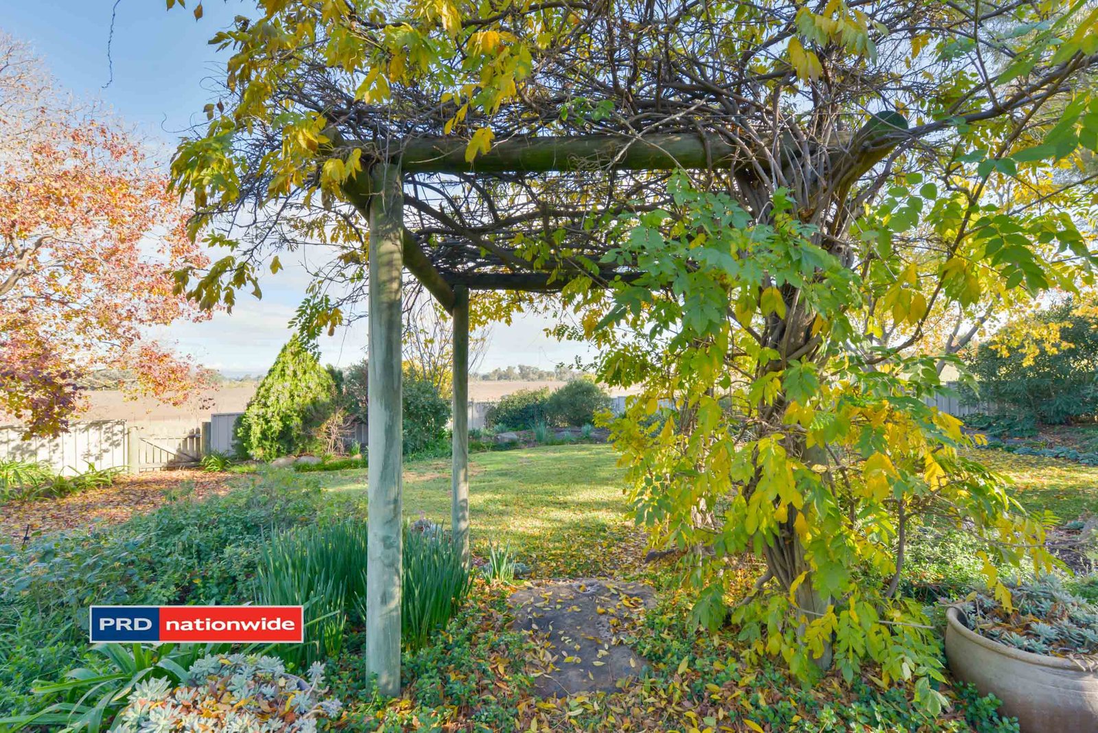 105 Glengarvin Drive TAMWORTH 9