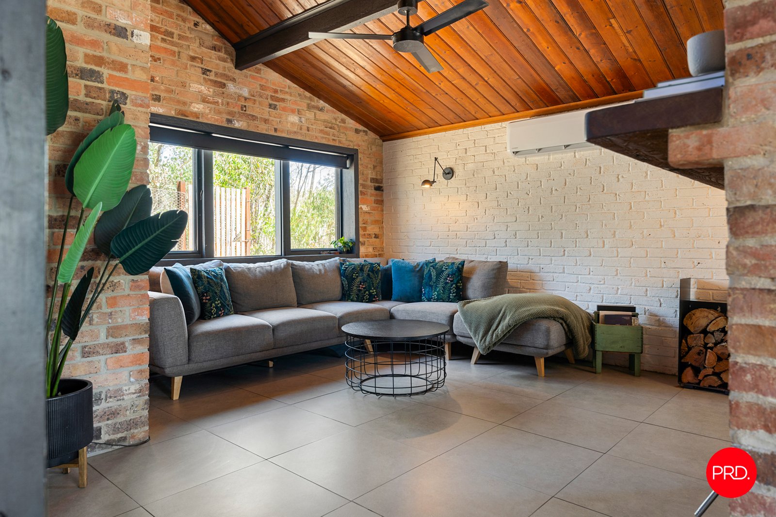 105 James Cook Drive STRATHFIELDSAYE 8