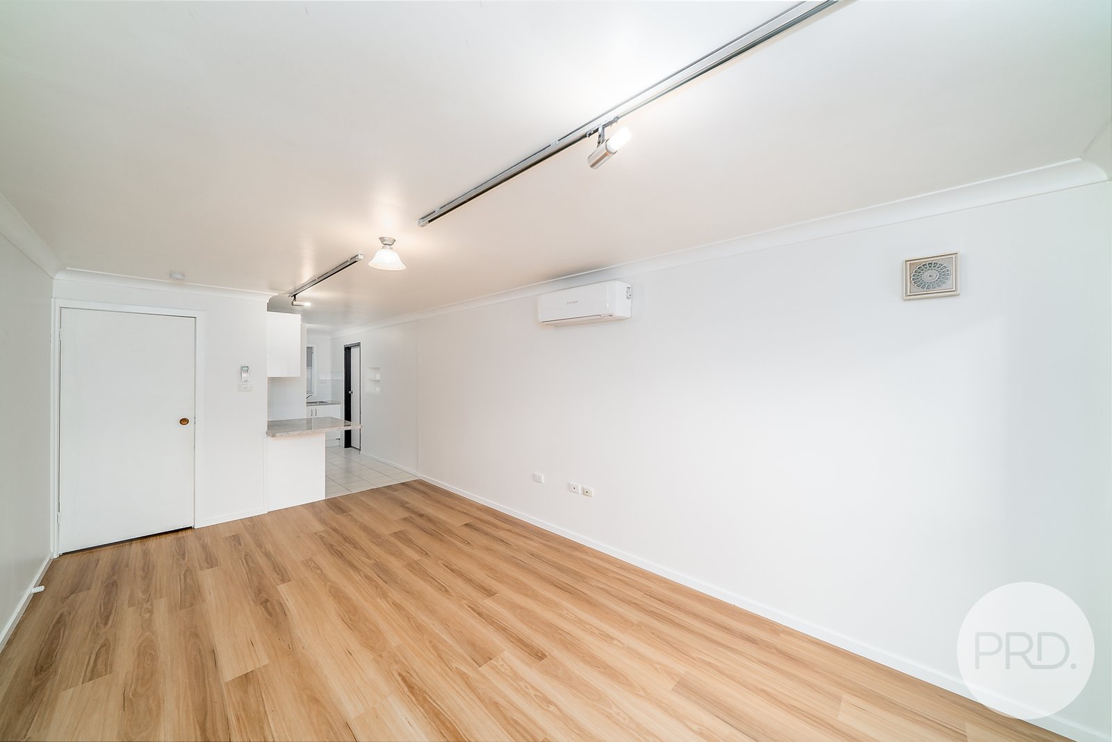 10/5 Langdon Avenue WAGGA WAGGA 5