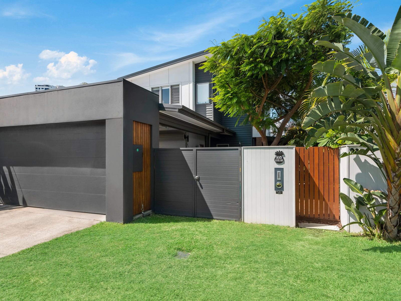 105 Leyte Avenue PALM BEACH 14