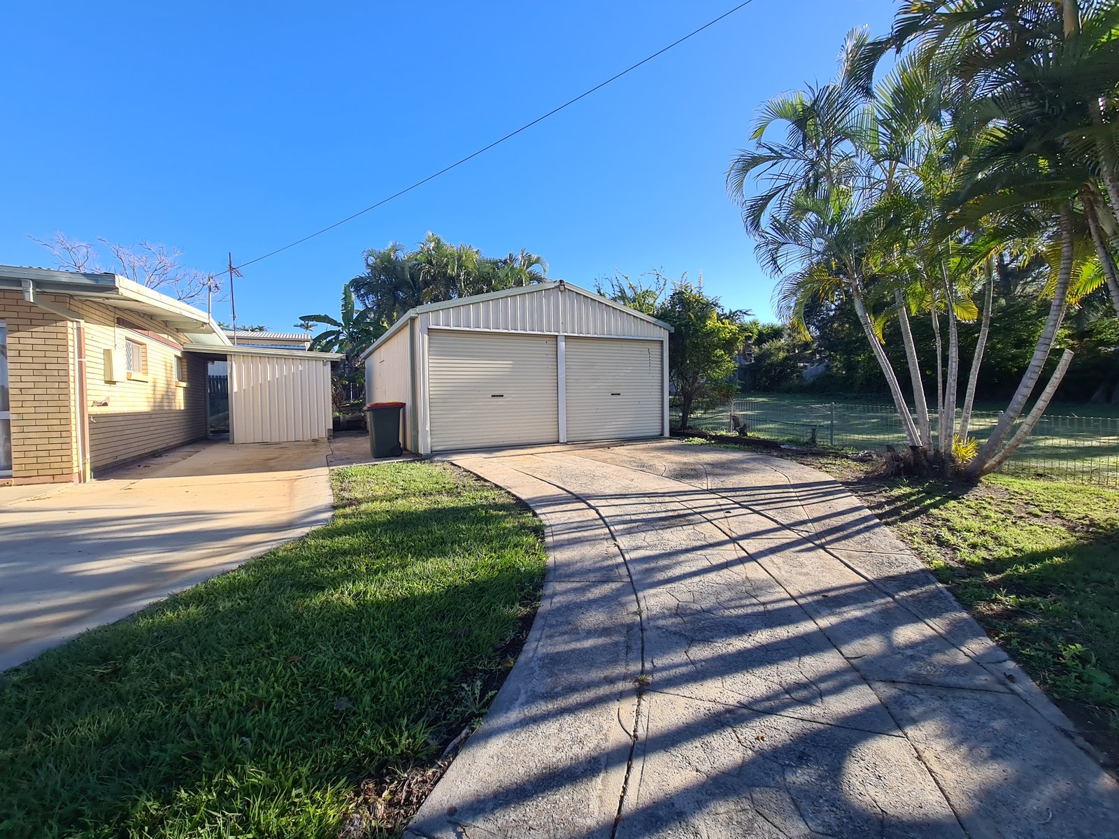 105 MALPAS Street BOYNE ISLAND 4