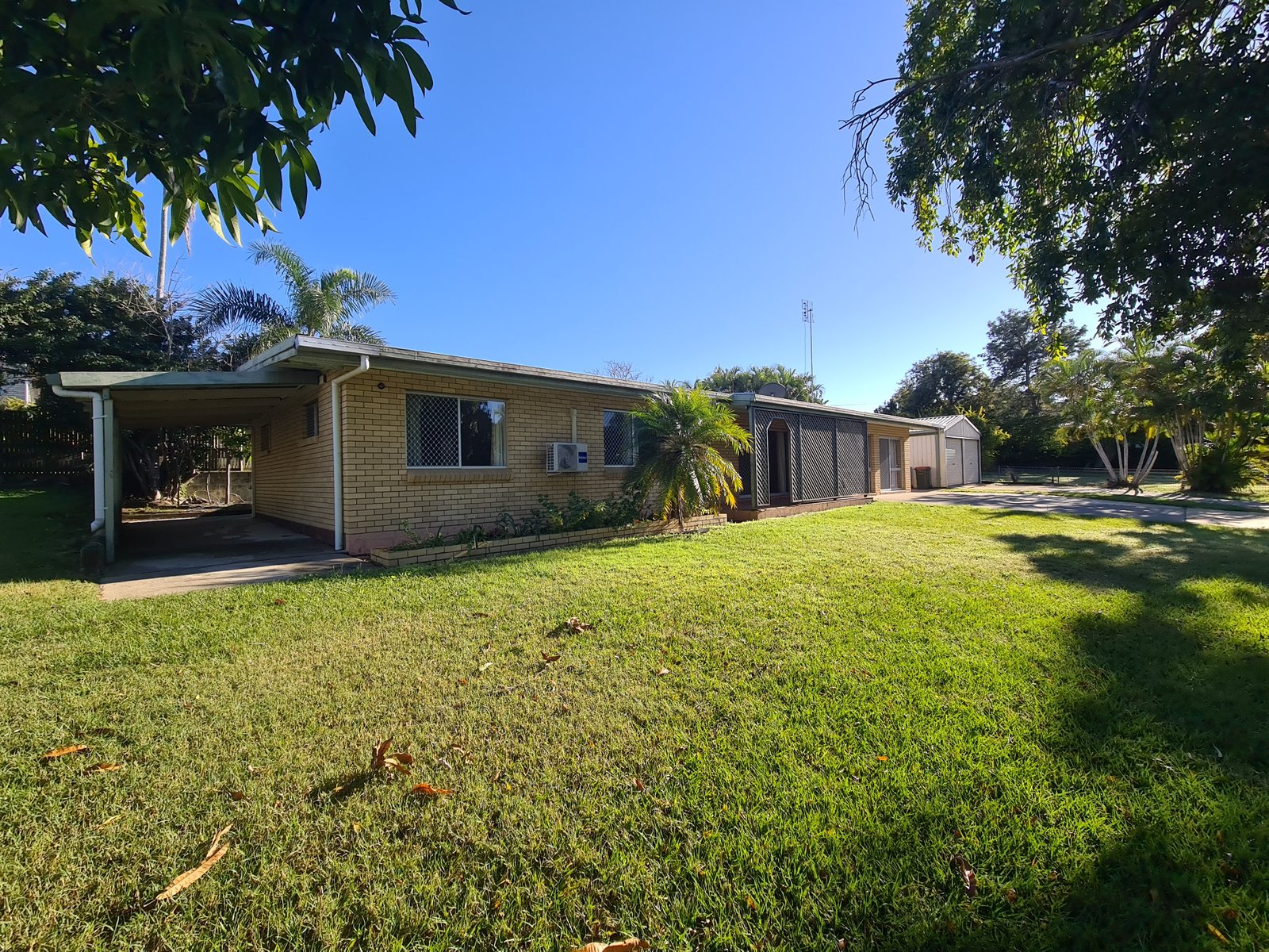105 MALPAS Street BOYNE ISLAND 5