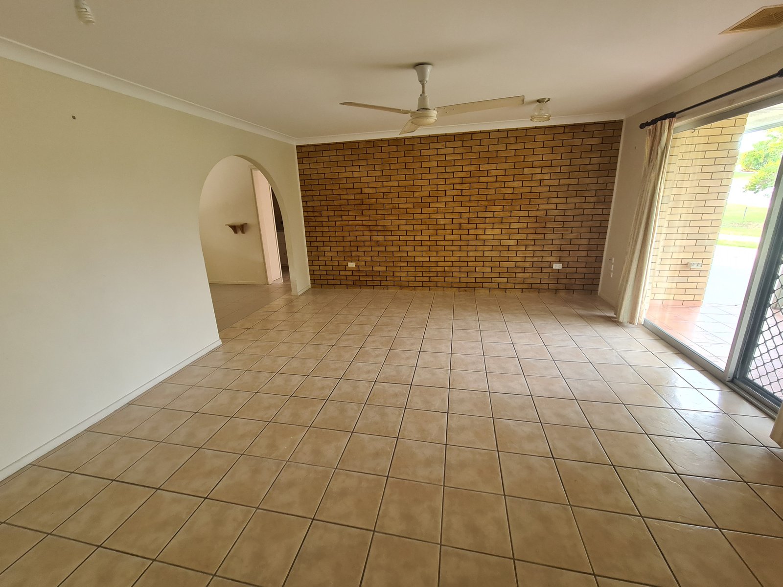 105 MALPAS Street BOYNE ISLAND 8