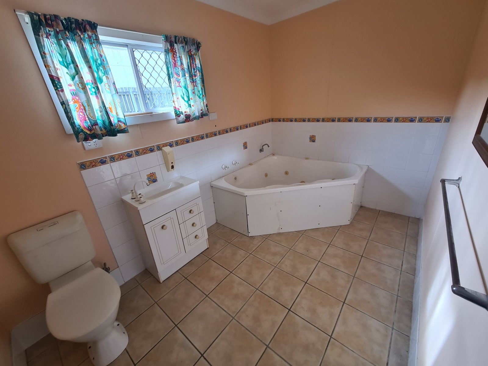 105 MALPAS Street BOYNE ISLAND 14