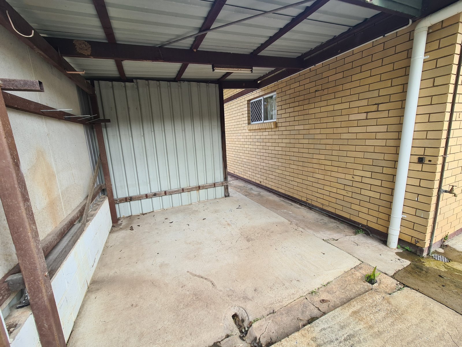 105 MALPAS Street BOYNE ISLAND 24