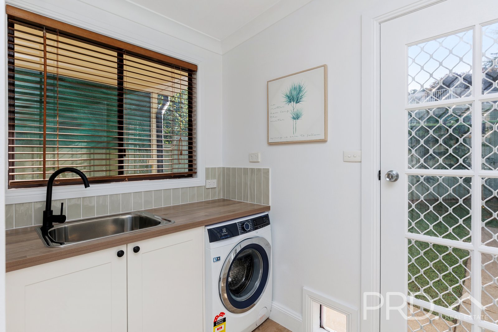 105 Merivale Street TUMUT 11