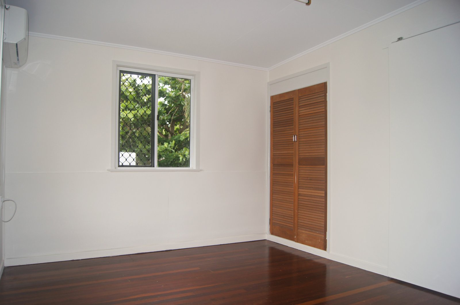 105 Shute Harbour Road CANNONVALE 2