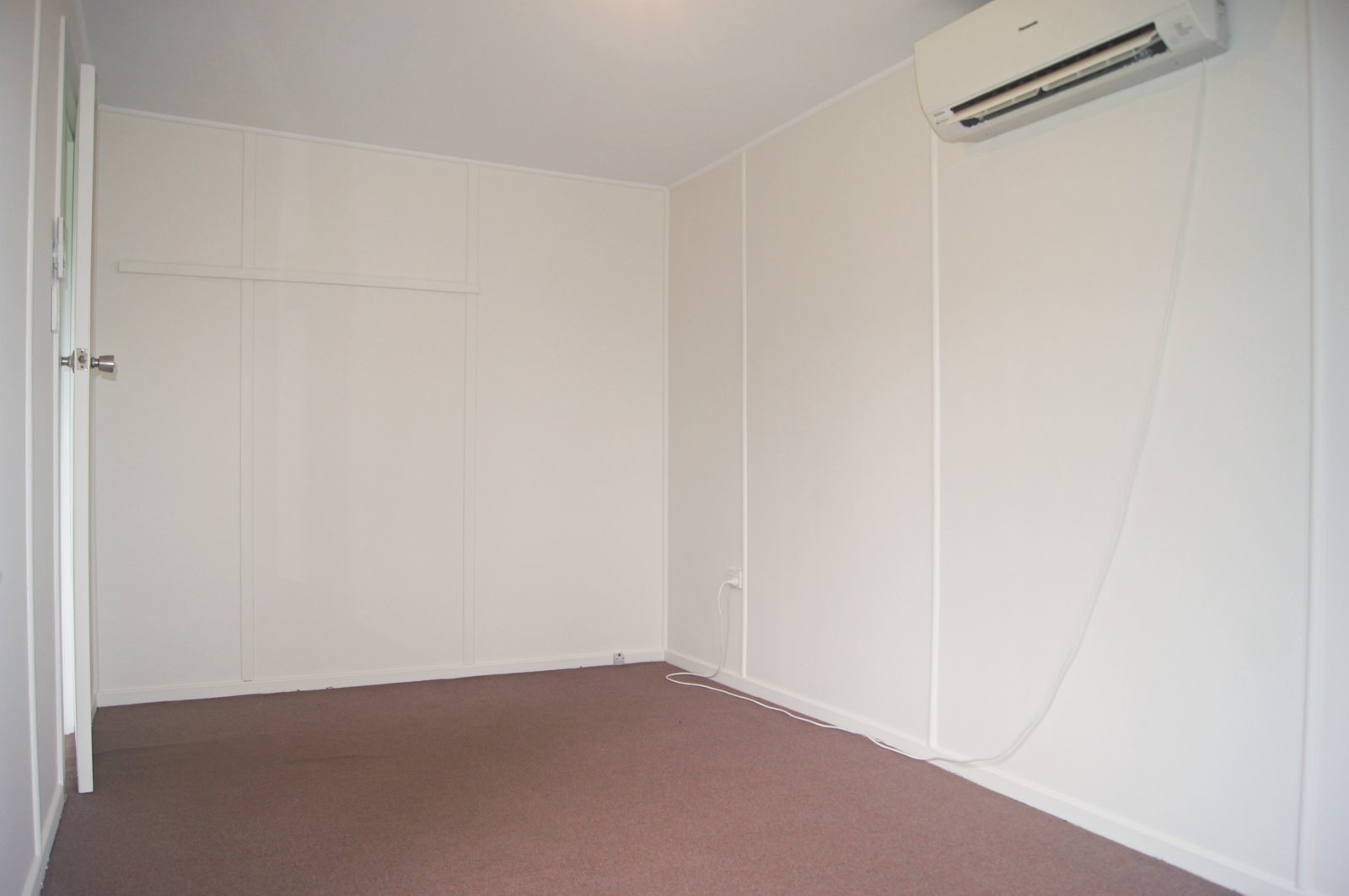 105 Shute Harbour Road CANNONVALE 8