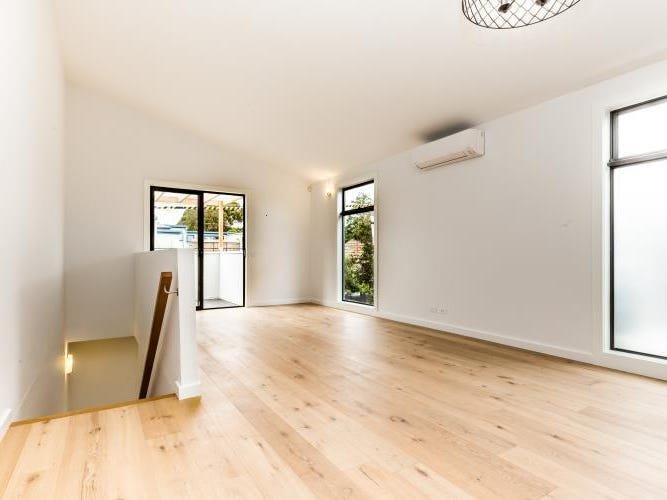 Gallery: 105 Simpson Street