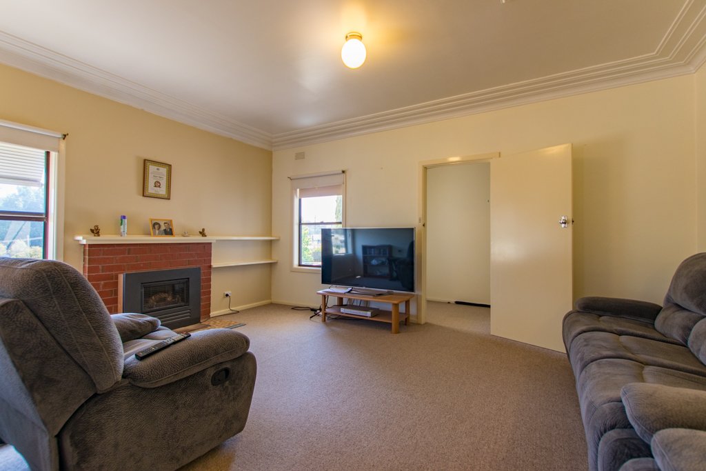 105 Tumut Street ADELONG 4