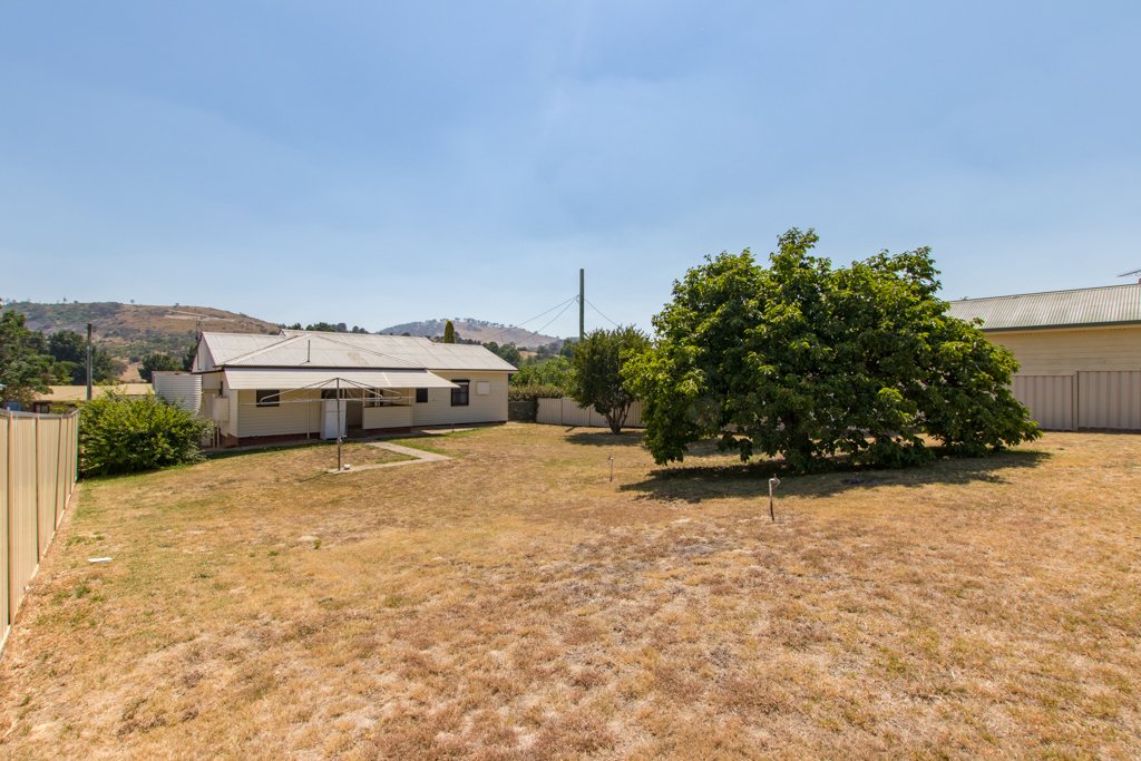 105 Tumut Street ADELONG 7