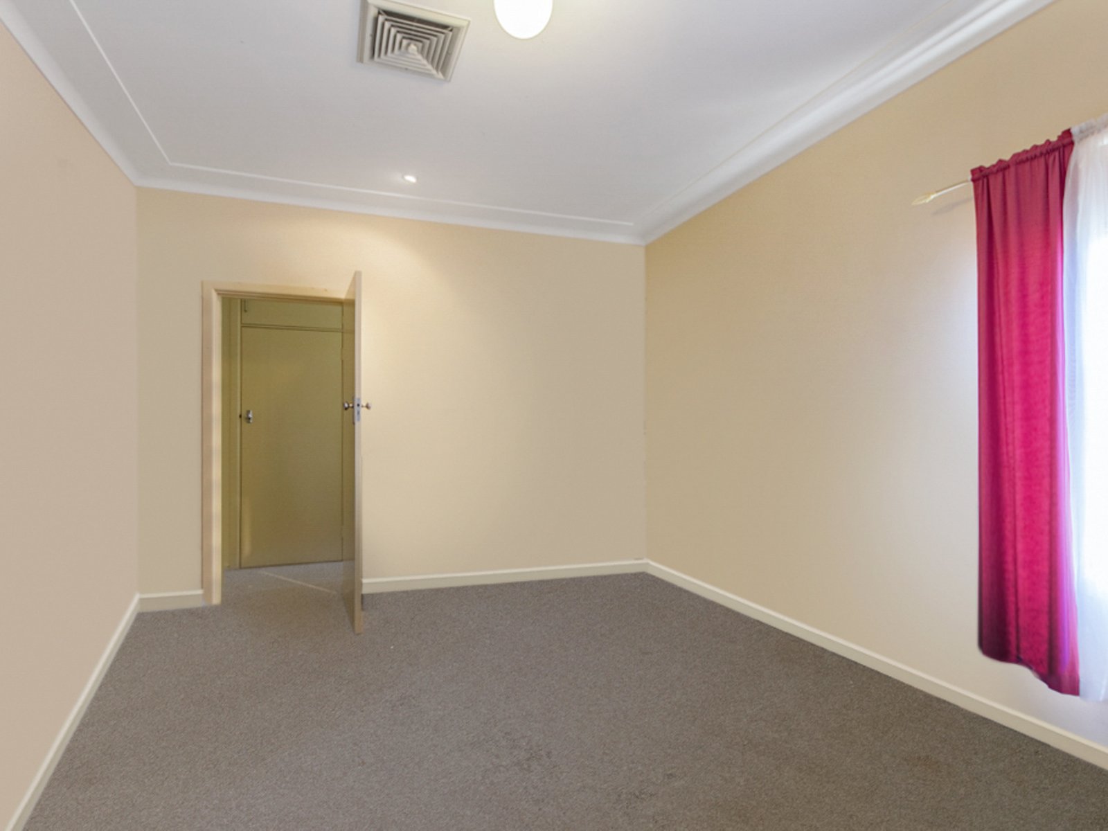 105 Tumut Street ADELONG 8