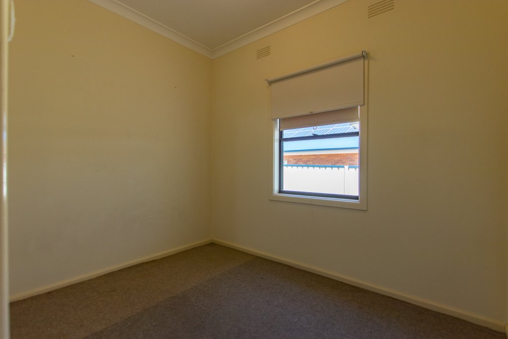 105 Tumut Street ADELONG 10