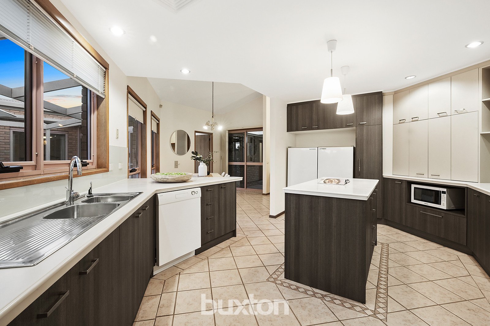 Gallery: 105 Whitehorse Road